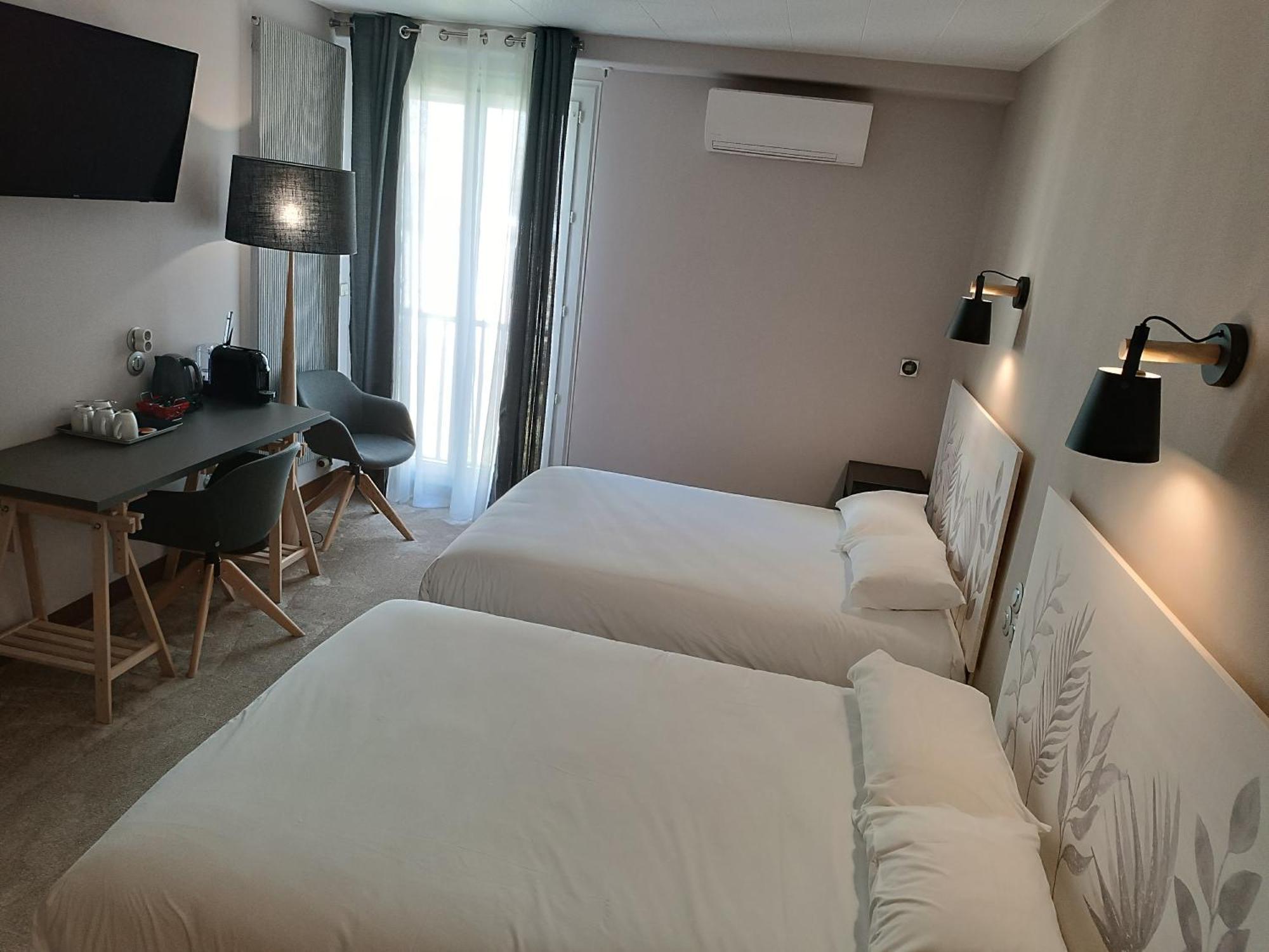 Contact Hotel Limoges - Hotel Des Deux Moulins Exteriör bild