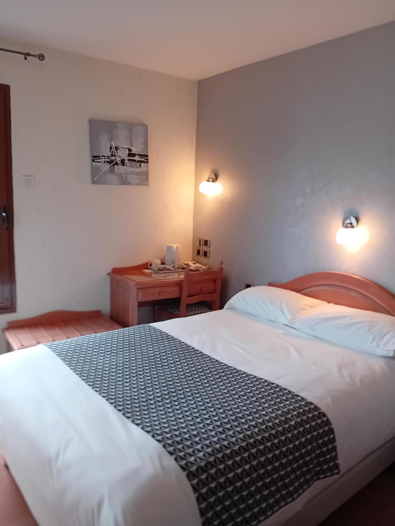 Contact Hotel Limoges - Hotel Des Deux Moulins Exteriör bild