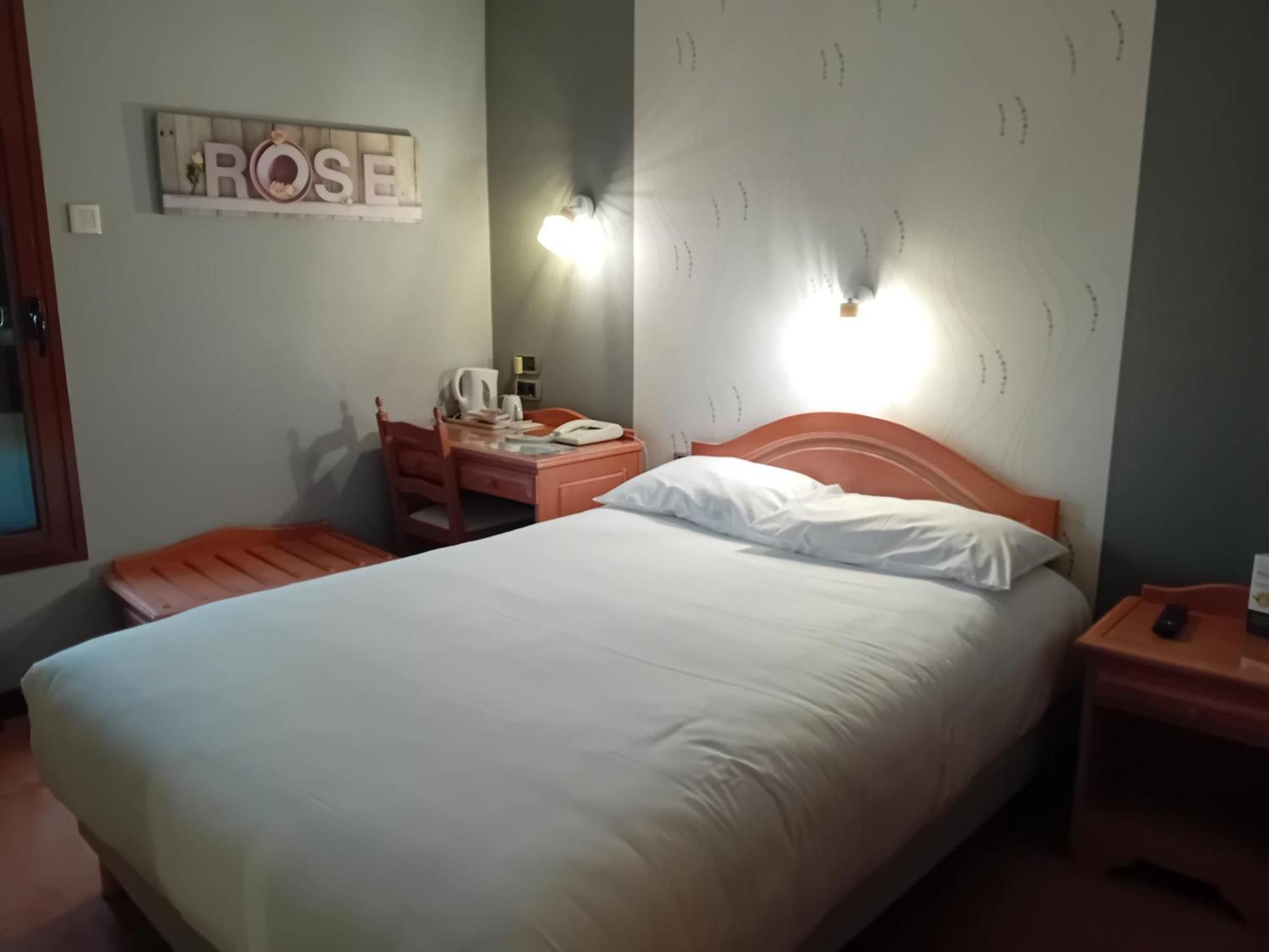 Contact Hotel Limoges - Hotel Des Deux Moulins Exteriör bild
