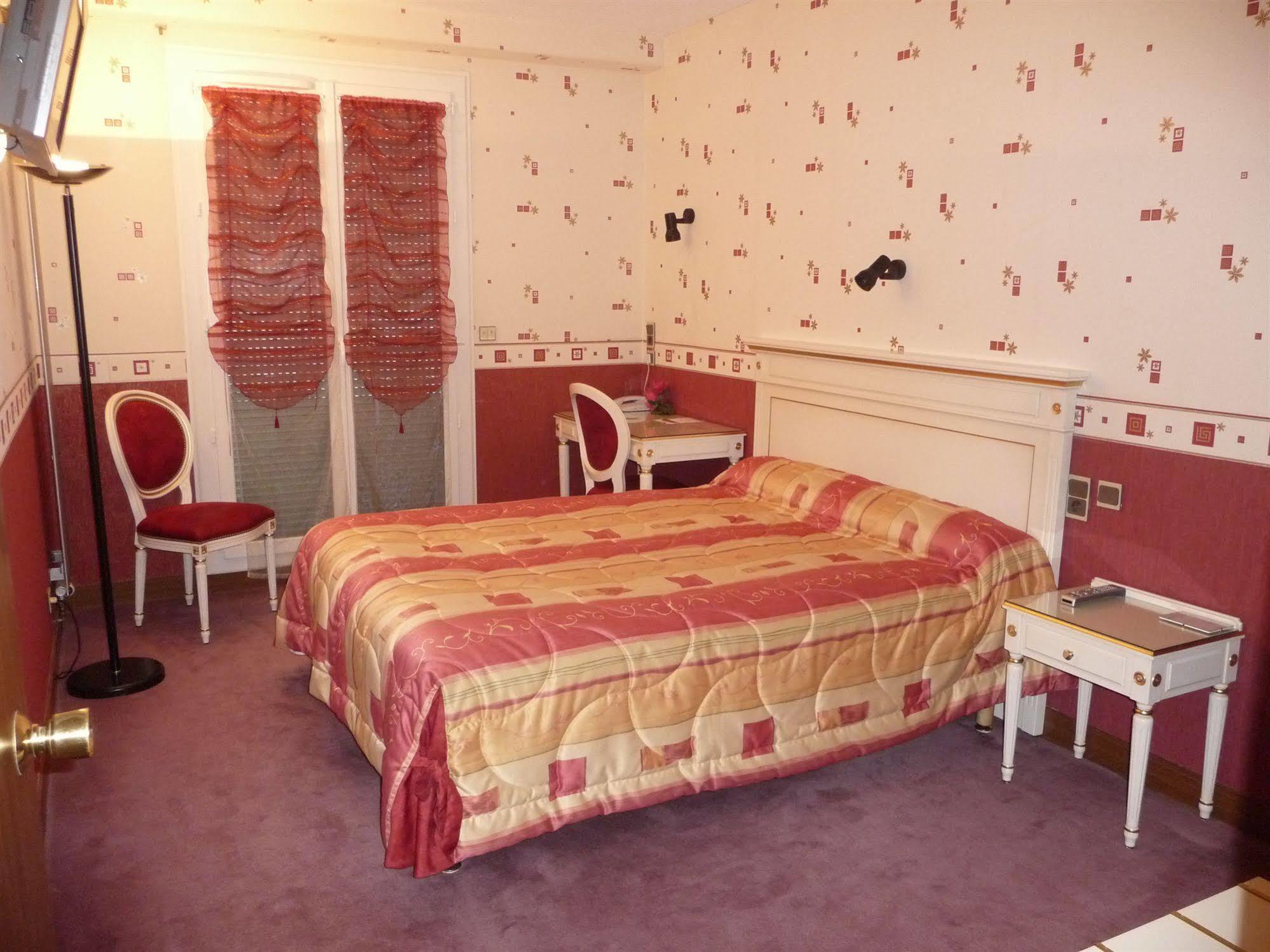 Contact Hotel Limoges - Hotel Des Deux Moulins Exteriör bild